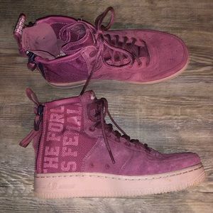 Nike SF Air Force 1 Mid 'Force Is Female'